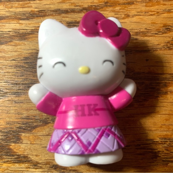 Hello Kitty 3 piece Figurine set - Picture 5 of 7